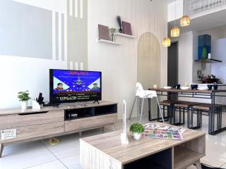 Georgetown#Beacon Executive Suite SkyPool#Luxury&Glamorous Suite#2BR#Living Room with Queen Bed - 6