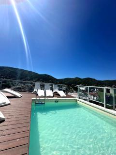 Depto de Primera Calidad, Cochera, Pile, Aire Ac - 9