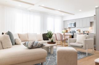 Luxury House 3-Level 4-bedroom, Free Parking and Patio - 5