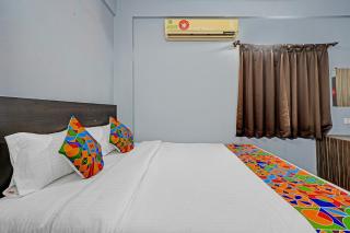 Via Luxury Suites - Padmavathi Meenakshi Kalyana Mantapa, Road Shivanna Layout - 1