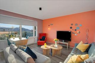 Bright and Spacious Condo Downtown - 0