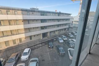 Bright and Spacious Condo Downtown - 5