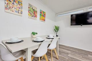 6-Bed Parking Monthly Discounts Garden - 5