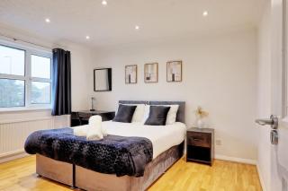Surehaven Stays 6 Bedroom House Great for Teams - 2