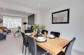 Surehaven Stays 3 Bedroom House Braintree - 2