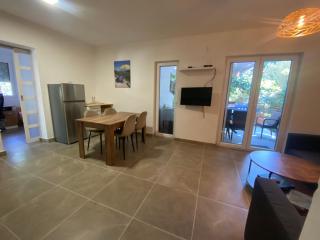 Welcome to our vacation home in Sutomore - 0