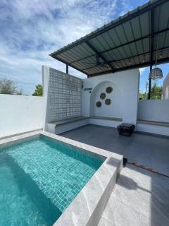 4 Bedrooms THE OCEANZ 19 PANTAI KEMPADANG Kuantan - 2