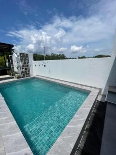 4 Bedrooms THE OCEANZ 19 PANTAI KEMPADANG Kuantan - 3