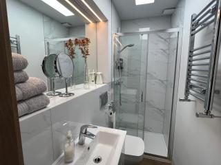 London Studio Retreat - Colney Hatch Lane - 1