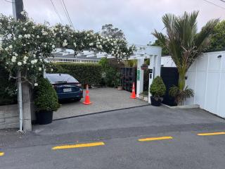 Kelburn House at the top of the Cable Car - 7