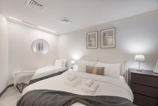Skyline Views with Waterfront & Marina Walk - 3 BDR Apartment - 5