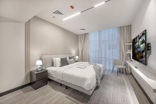 Skyline Views with Waterfront & Marina Walk - 3 BDR Apartment - 6