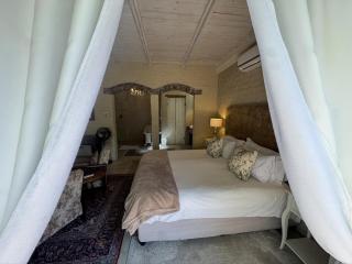 Hartland Garden Suite - 2