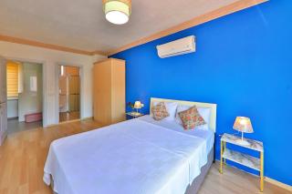 Comfortable Holiday Villa with Pool - 4