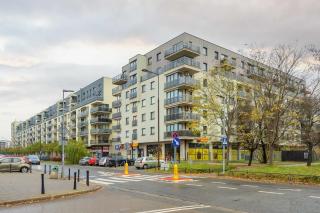 Cosy One-Bedroom Apartment with Parking & Balcony by Noclegi Renters - 6