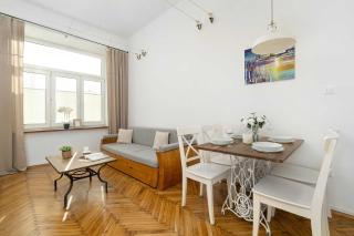 Atmospheric Apartment Close to the Vistula Boulevards by Noclegi Renters - 6