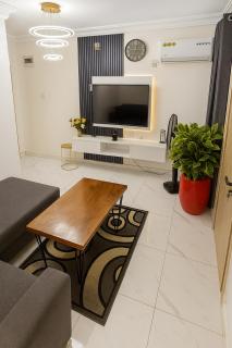 Bradford Apartment - 0