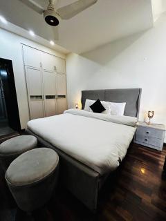 Elysium Luxury Service Apartment By LMY Facing Centaurus Mall Blue Area Islamabad - 7