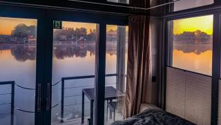 Houseboat - Dom na wodzie - 2