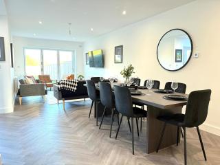 Spacious & Stunning 5 Bed Cheltenham Home - 4