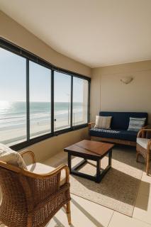 Luxurious Beach Front - 8