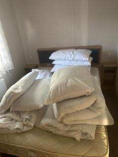 Lovely 8 Berth Caravan With Decking To Hire At Naze Marine In Essex Ref 17030Ga - 6