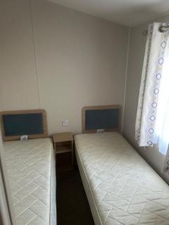 Lovely 8 Berth Caravan With Decking To Hire At Naze Marine In Essex Ref 17030Ga - 5