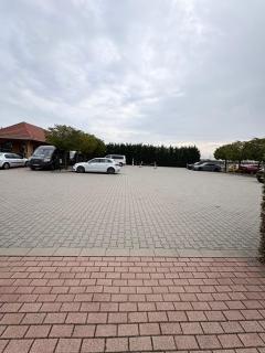 Budapest Airport Almáskert Panzió - 4