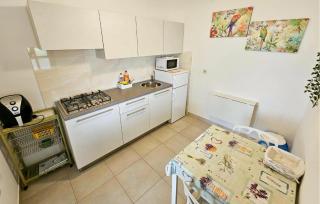 1 Bedroom Beautiful Apartment In Vrbnik - 8