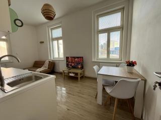 Jane's Cozy Corner Studio - 8