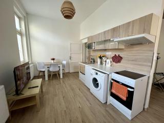 Jane's Cozy Corner Studio - 5