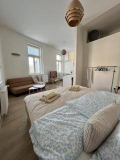 Jane's Cozy Corner Studio - 4