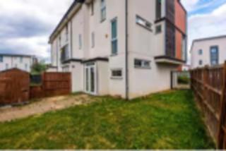 Large Escape on Manchester - Parking - Garden - 1