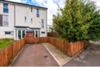 Large Escape on Manchester - Parking - Garden - 3