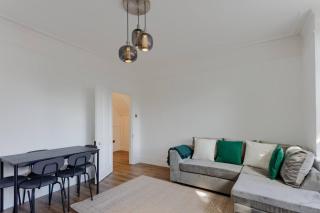 Lowestoft-5 bed with parking - 8