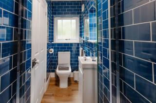 Lowestoft-5 bed with parking - 4