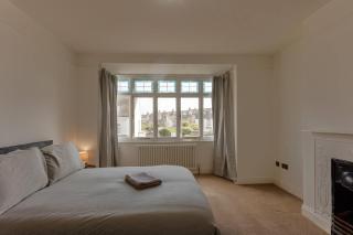 Lowestoft-5 bed with parking - 1