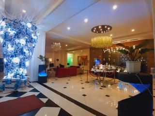 COZY COVE IN venice MCKINLEY HILL - 9