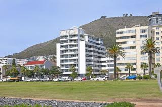Spacious 3 Bed Apartment Sea Point Ocean views - 6