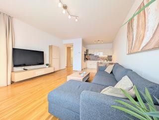 Mills - free parking - balcony with city view - close to Nivy mall - Bratislava - 3