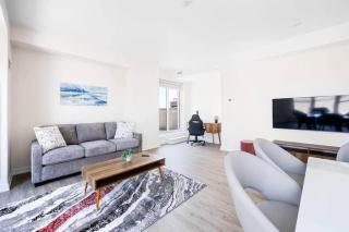 Spacious 3-BDR Home with Incredible View with parking - 4