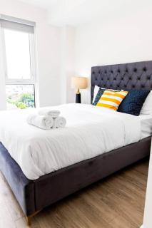 Spacious 3-BDR Home with Incredible View with parking - 3