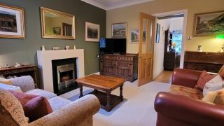 East Wing Cottage - Peaceful Village Retreat with Tennis Court Access - 2