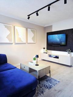 Family & Contractor Stay WiFi, Garden Private Parking for 2 cars - 3