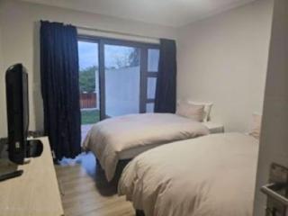 Bond Street Apartments - 7