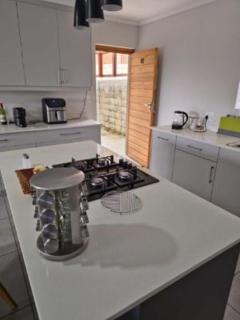 Bond Street Apartments - 3