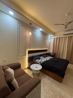 Chalo Chaley Luxury Stays - 7