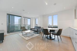 Stylish 2BR Apartment in Battersea with Stunning 13th-Floor Views - 0