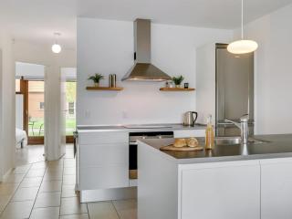 Apartment Allyson - 450m from the sea by Interhome - 4