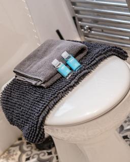 The Dale - Large 4BR House - 3